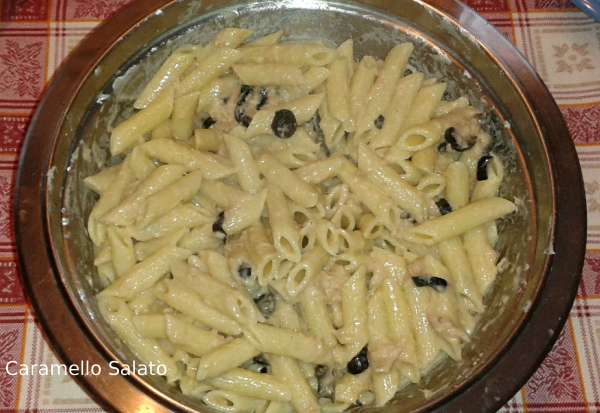 pasta-tonno-e-olive-caramello-salato